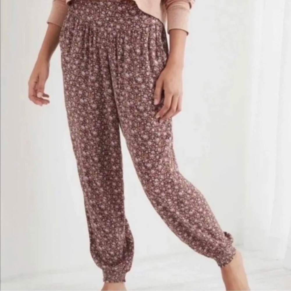 Floral high waisted aerie joggers